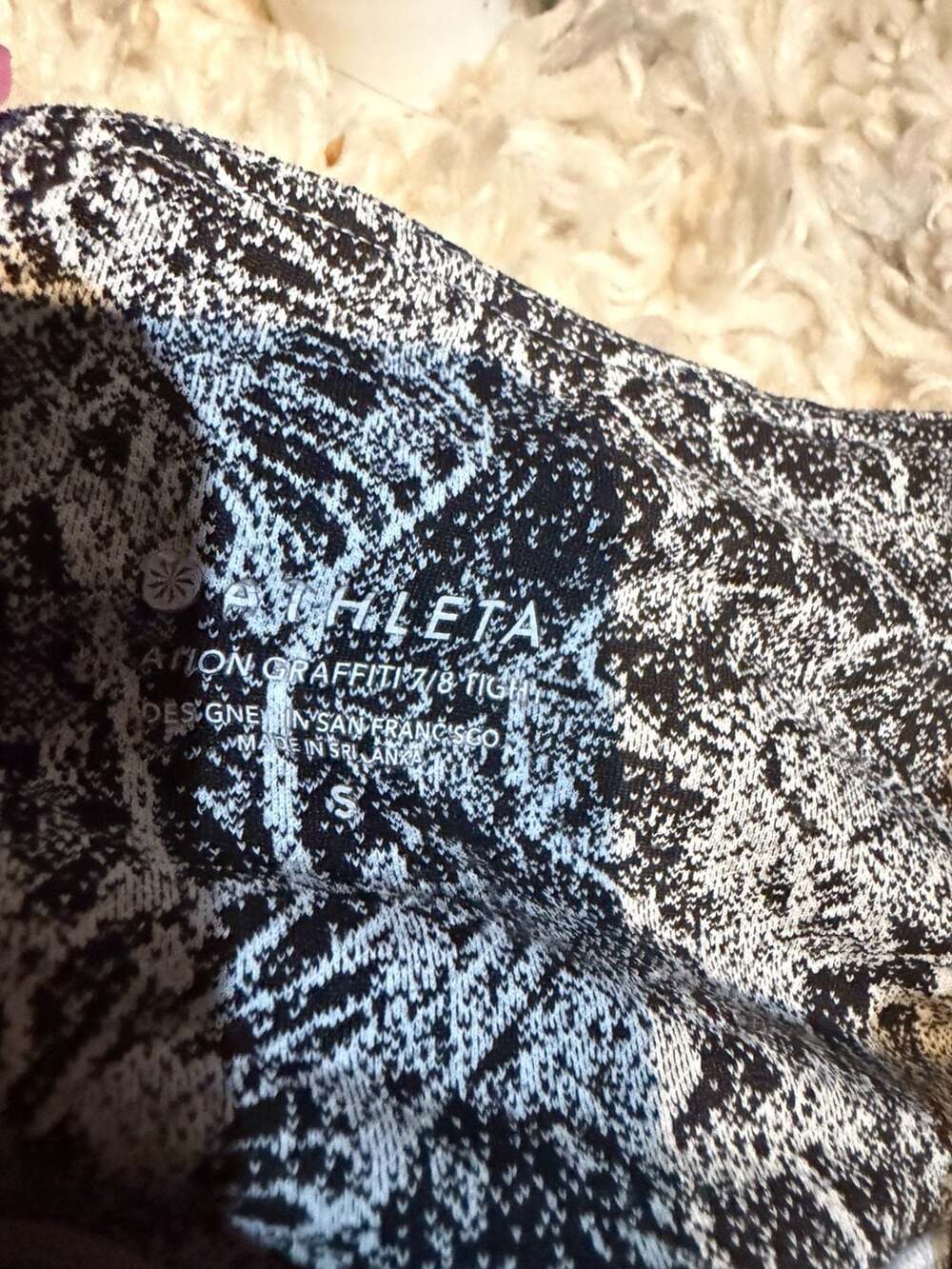 Athleta Elation Graffiti 7/8 Tight Leggings Black and White Floral Print - Picture 5 of 5